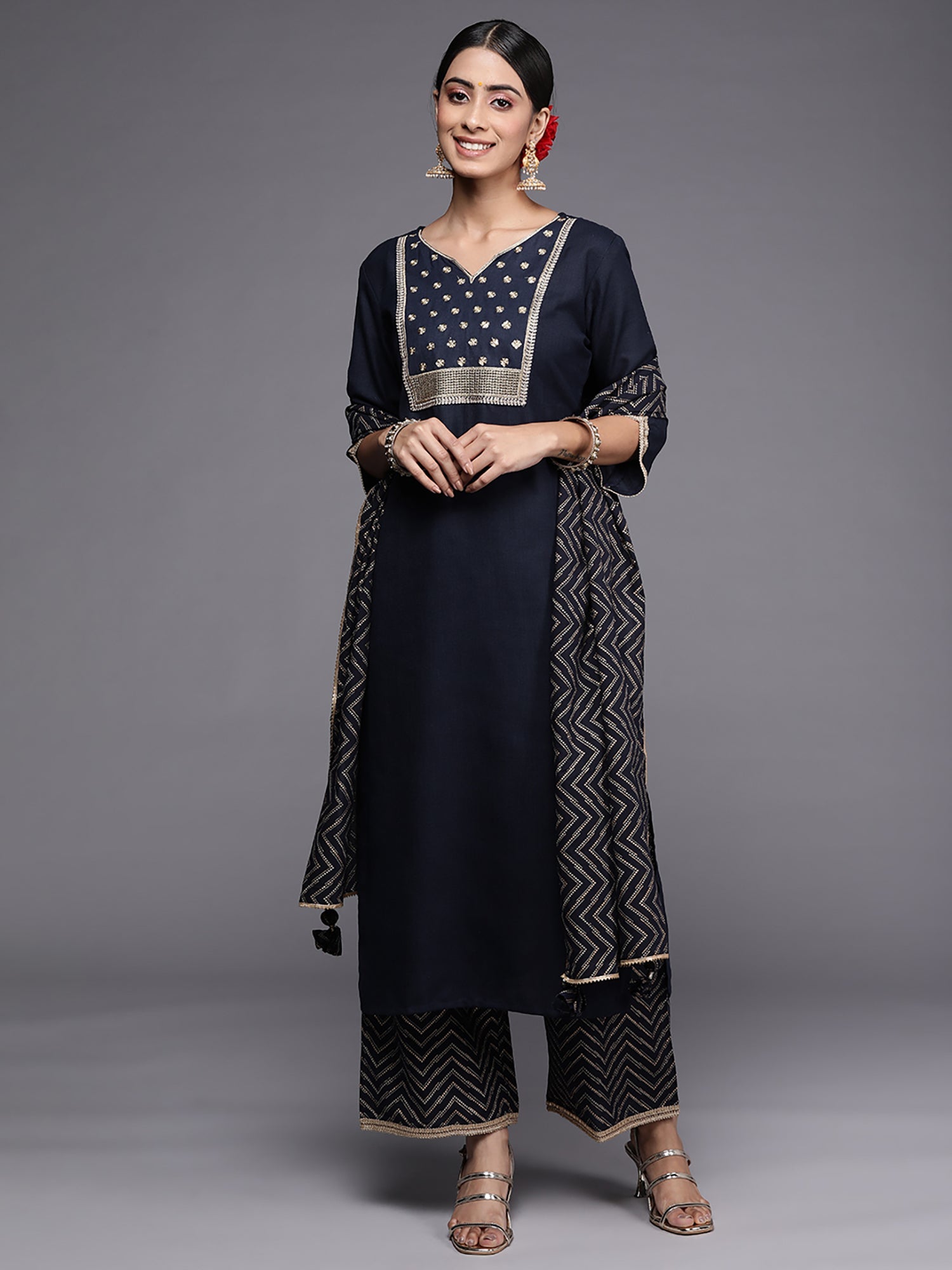 Women's Navy Blue Cotton Blend Kurta Set - Taantav