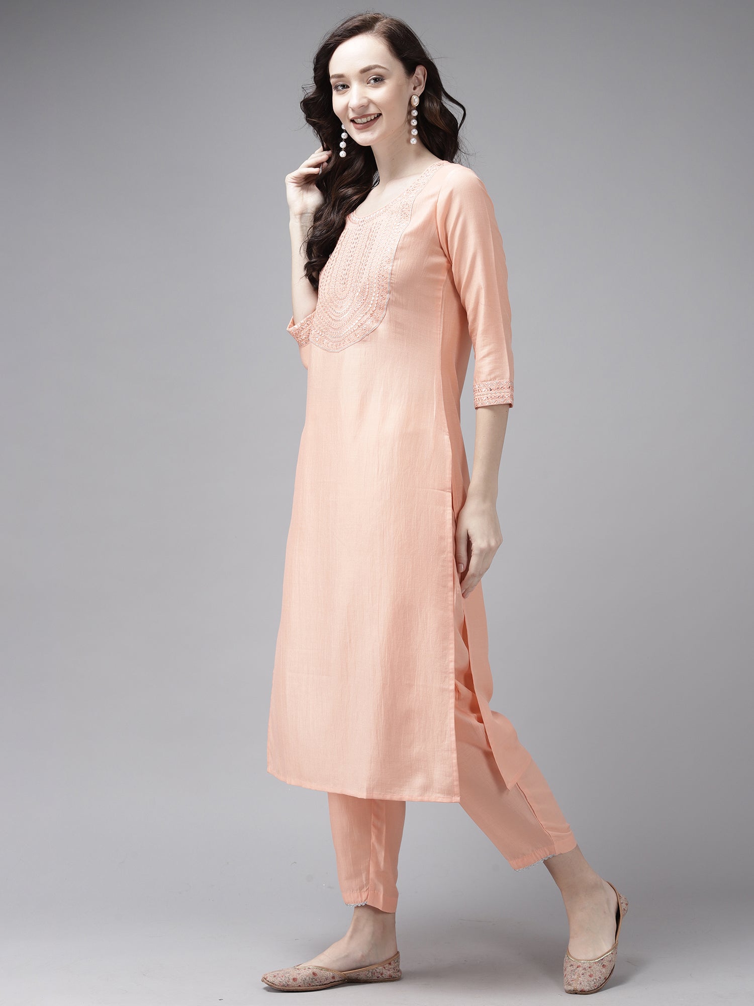 Women's Peach Silk Blend Kurta Set - Taantav