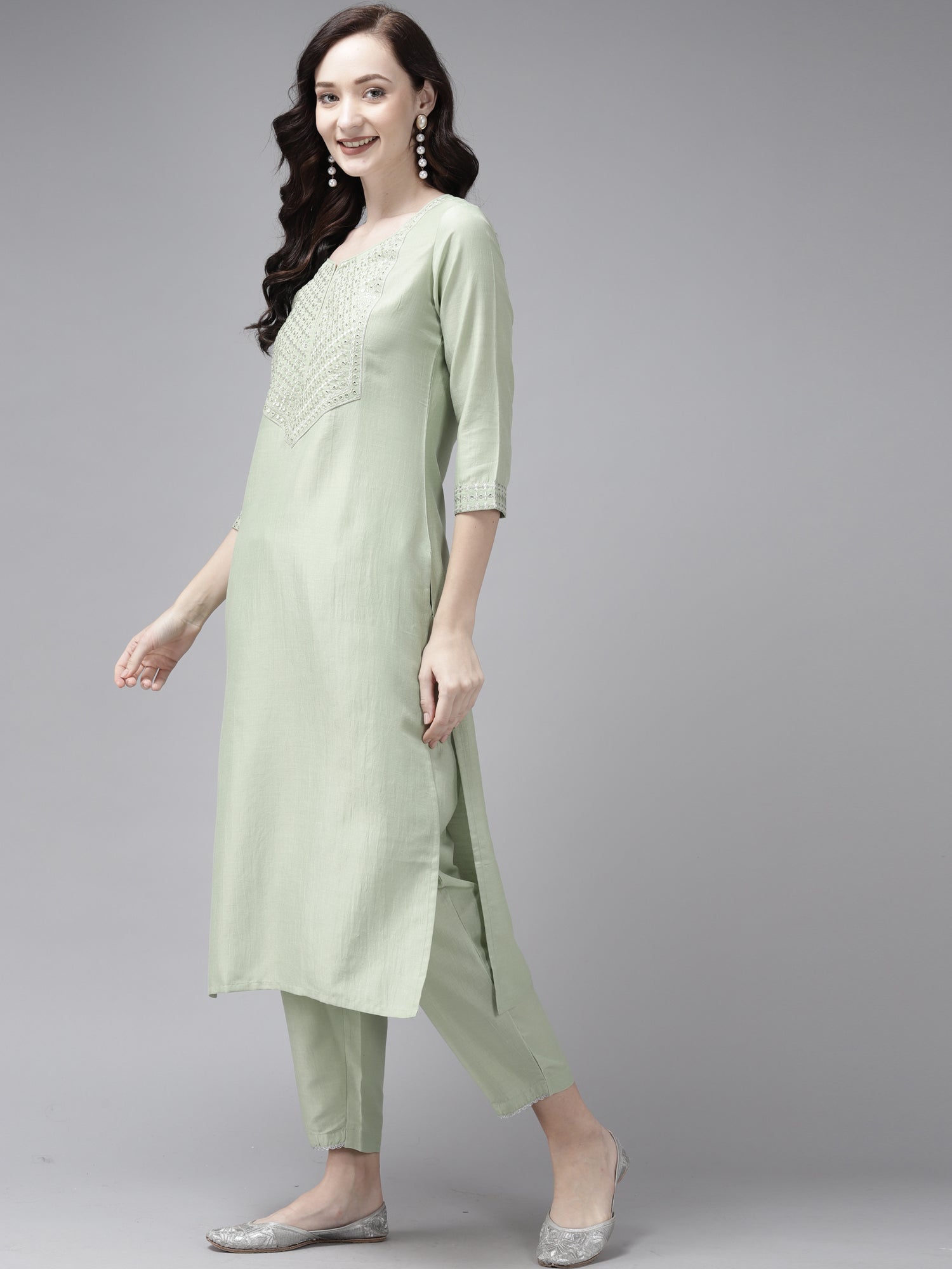 Women's Sea Green Silk Blend Kurta Set - Taantav