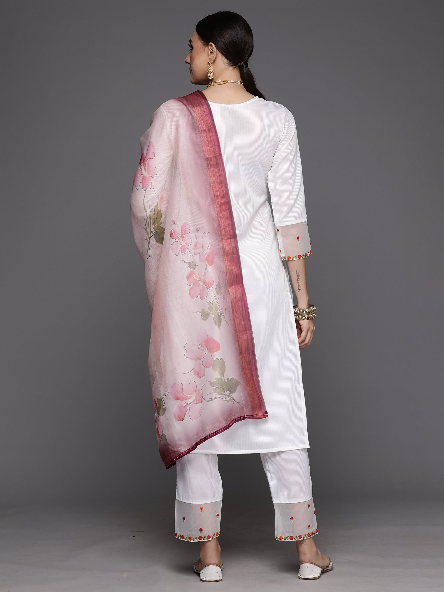 Women's White Cotton Blend Kurta Set - Taantav