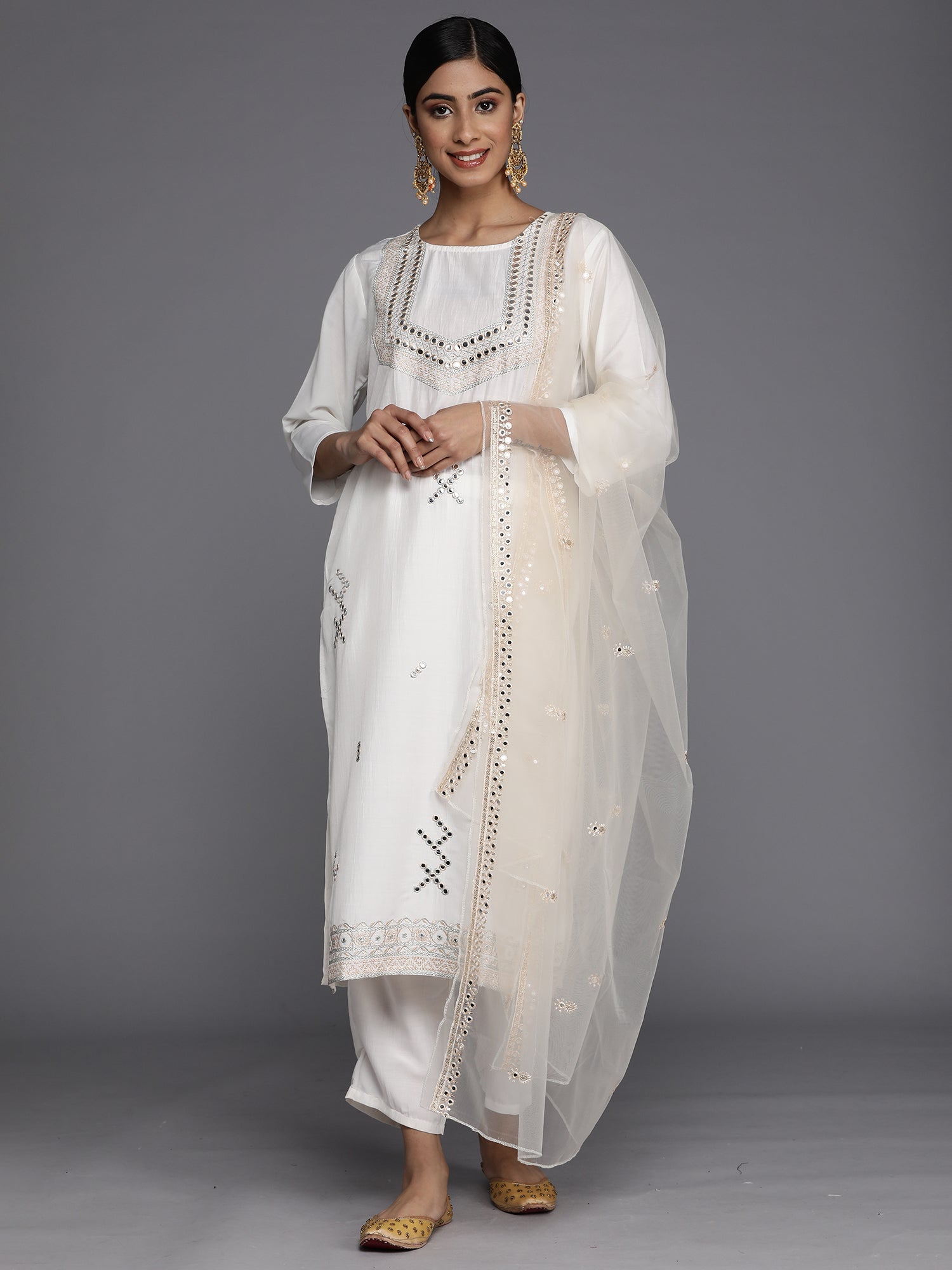 Women's White Cotton Blend Kurta Set - Taantav