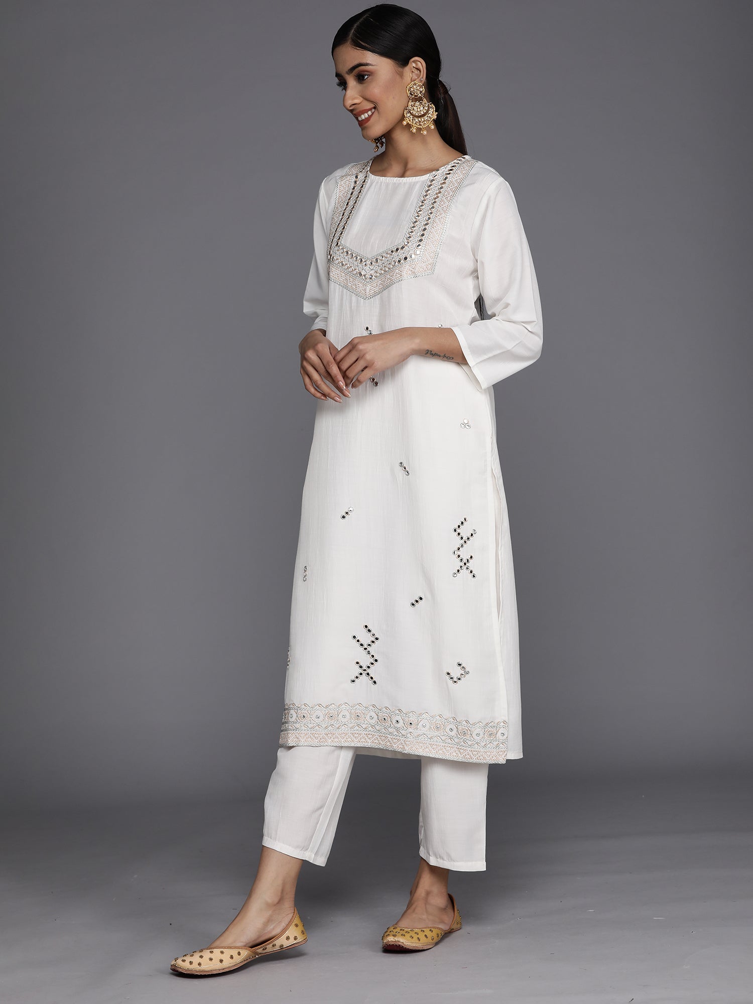 Women's White Cotton Blend Kurta Set - Taantav