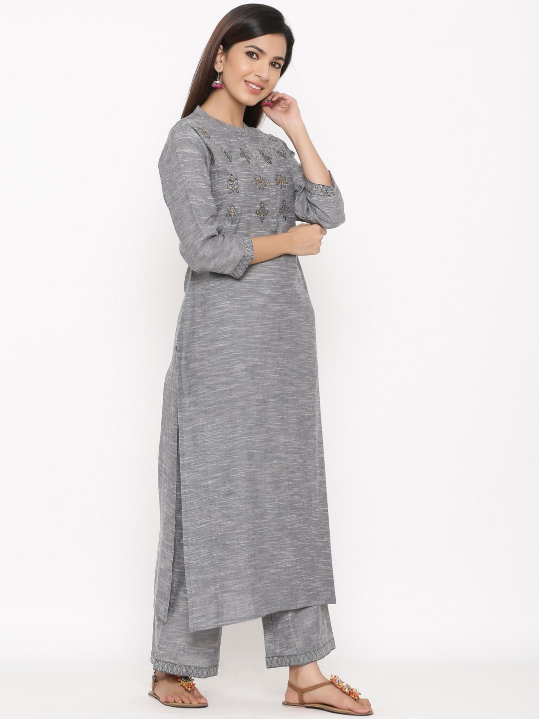 color_dark grey