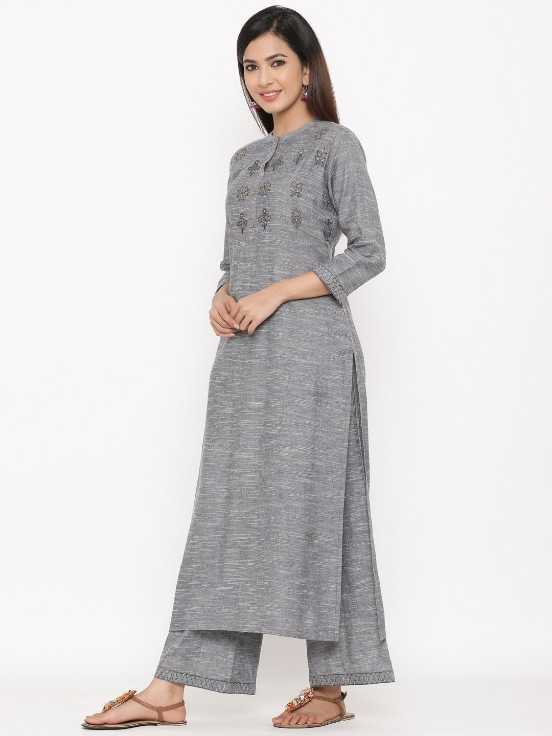 color_dark grey