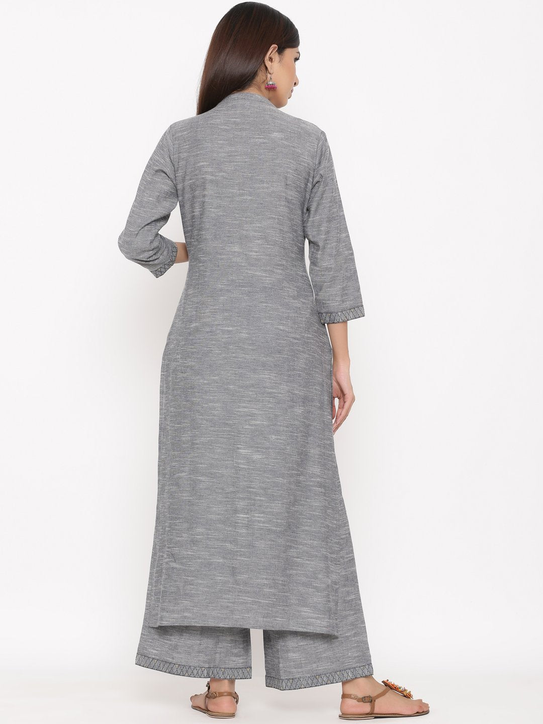 color_dark grey