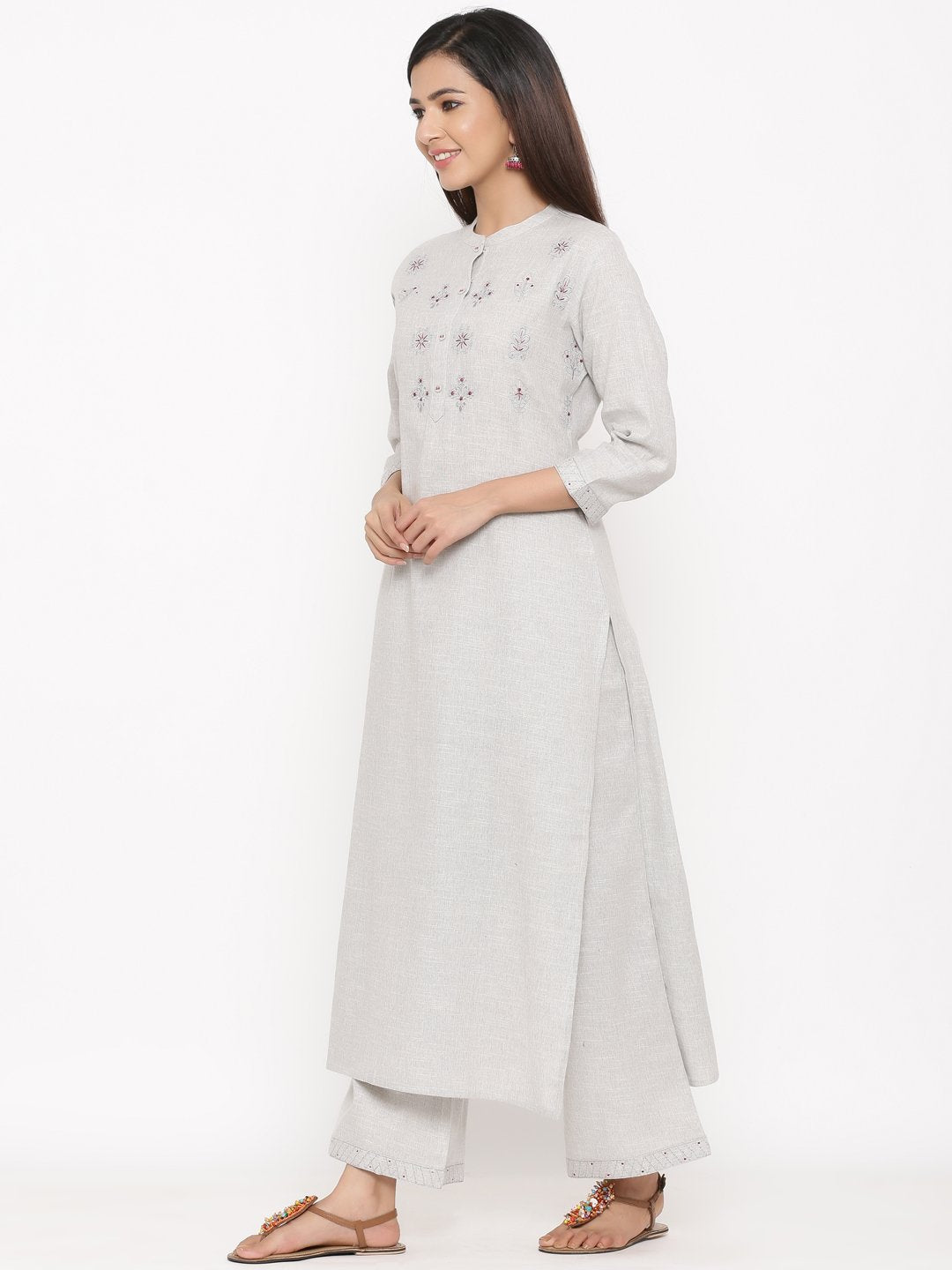 color_light grey