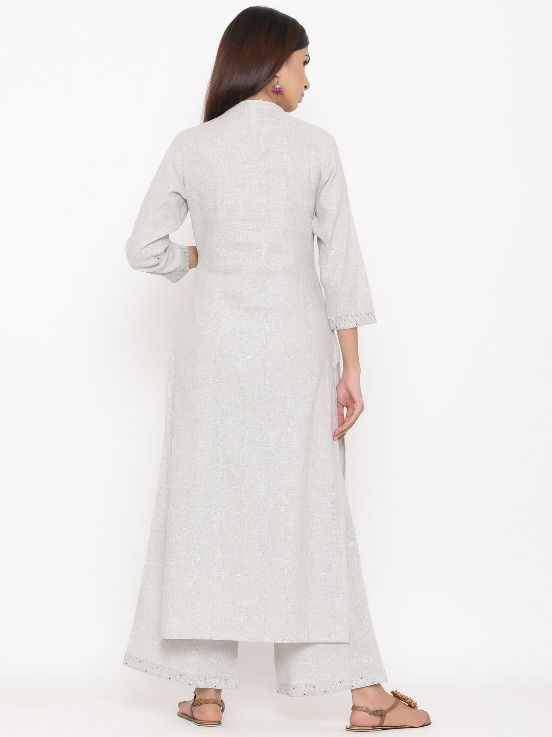 color_light grey