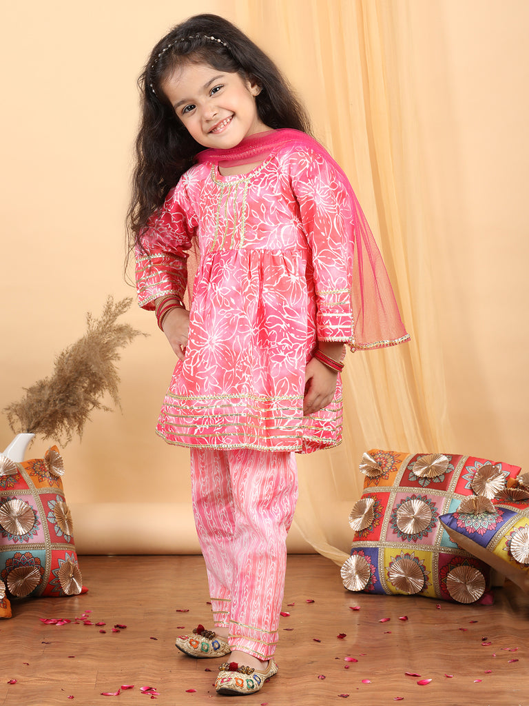 Girl's Pink Cotton Floral Kurta Set