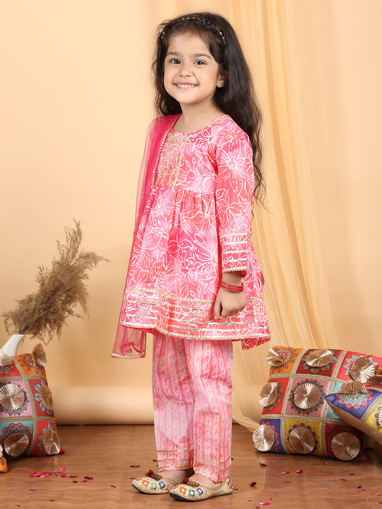 Girl's Pink Cotton Floral Kurta Set