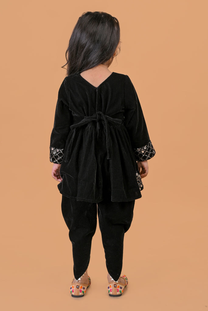 Color_Black