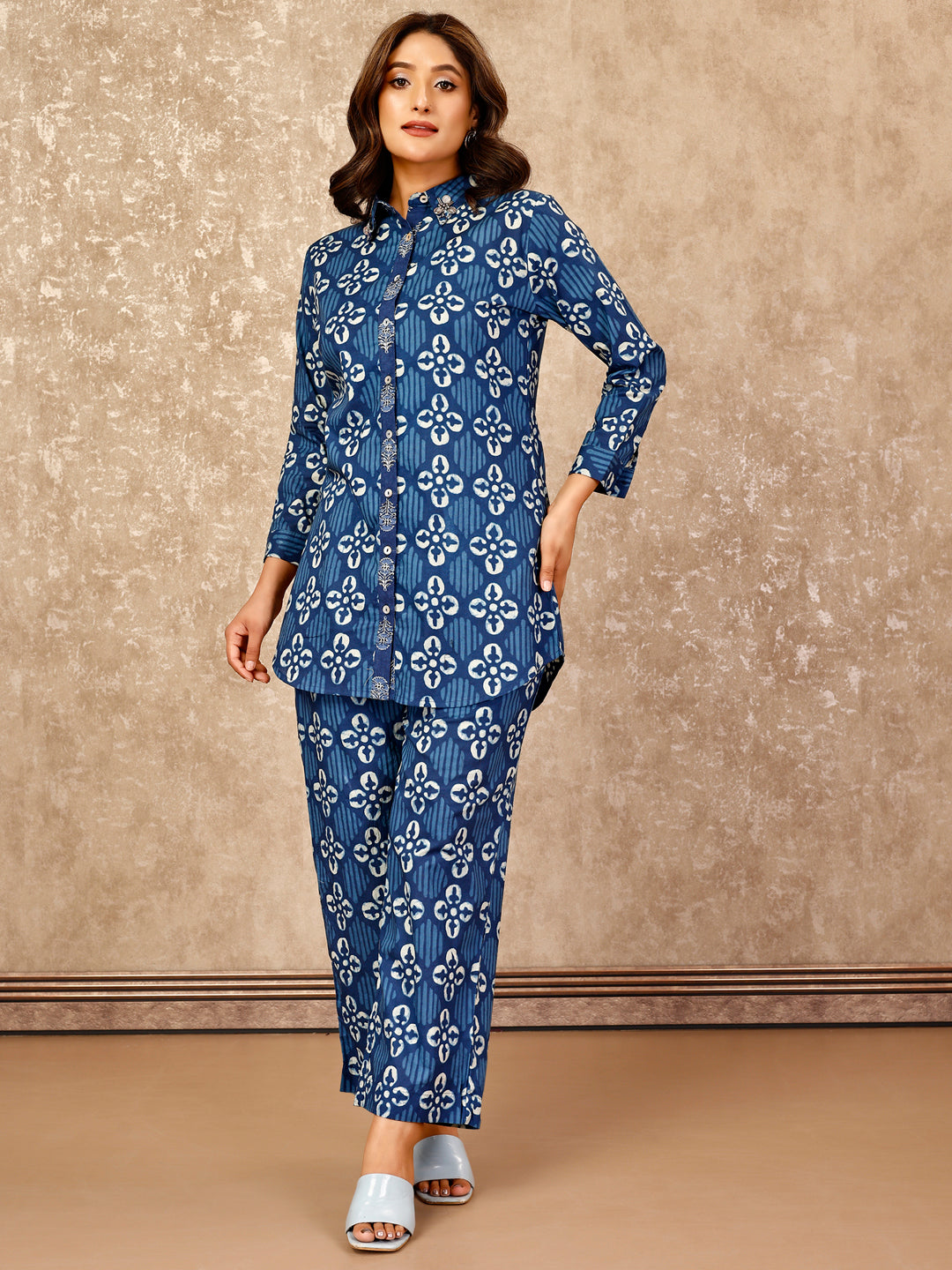 Women's Elegant Embellished Shirt Collar, Cuff Sleeved Top With A Printed Straight Pant And A Bustier Three Pieces Cotton Set - Blue - Komarri