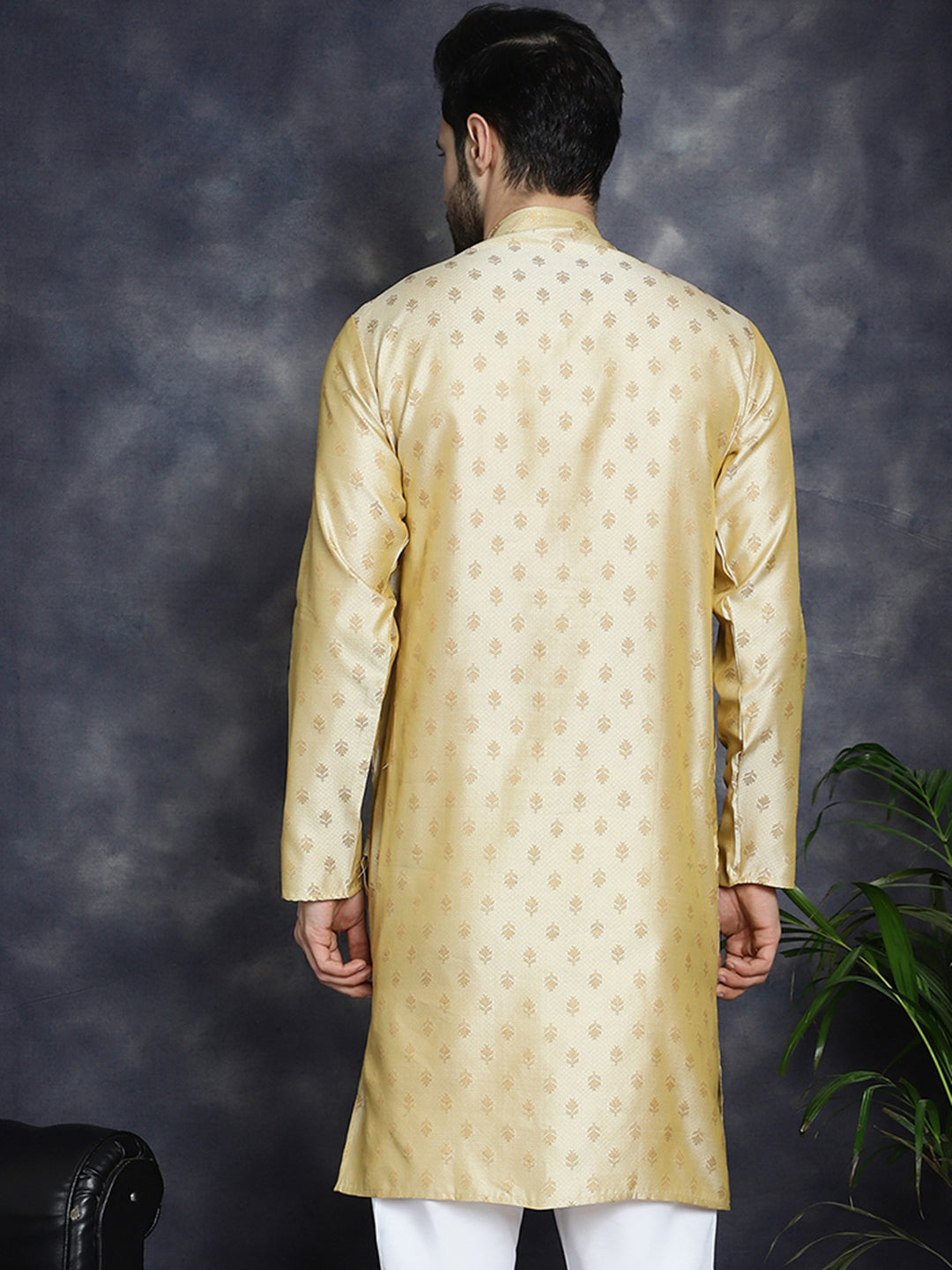 Men's Woven Design Silk Blend Kurtas - Taantav