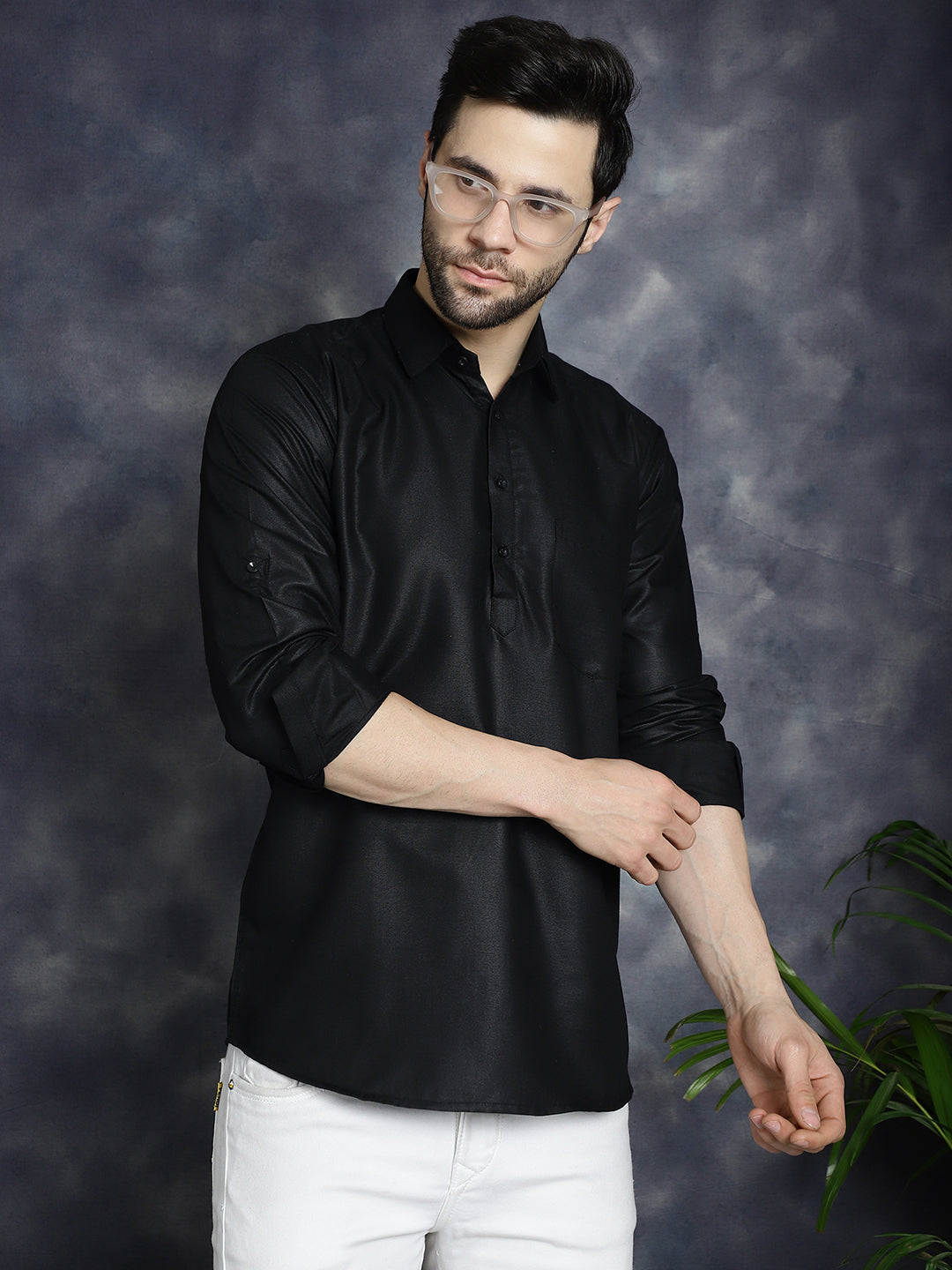 Men's Black Solid Short Kurtas - Taantav