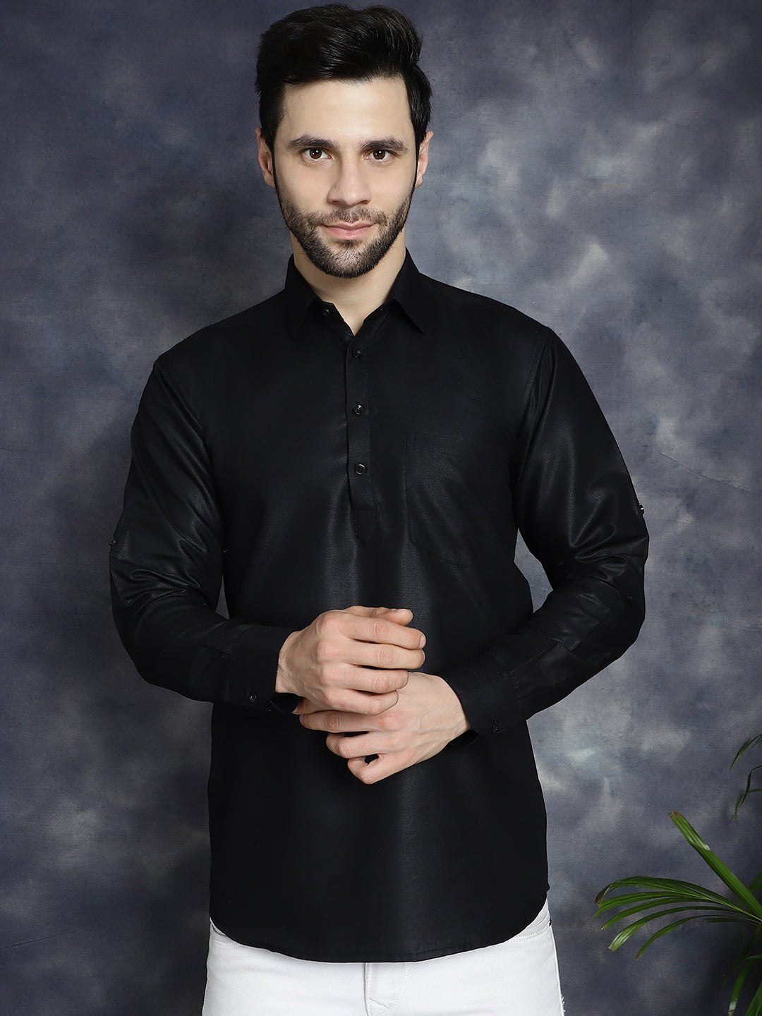 Men's Black Solid Short Kurtas - Taantav