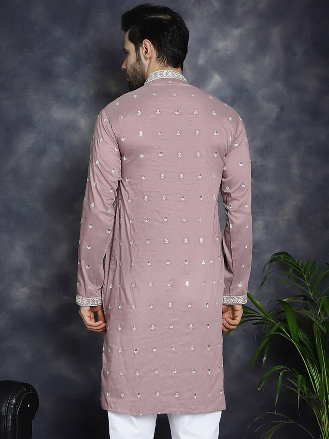 Men's Chikankari Embroidered Kurtas - Taantav