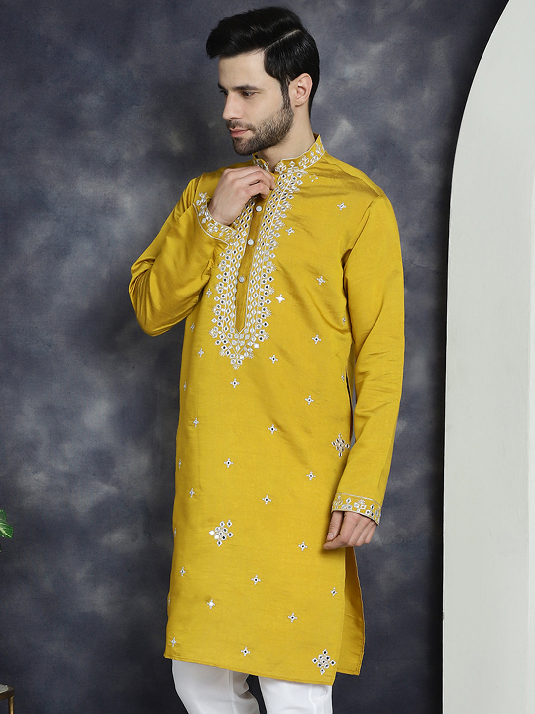 Men's Embroidered Kurtas - Taantav