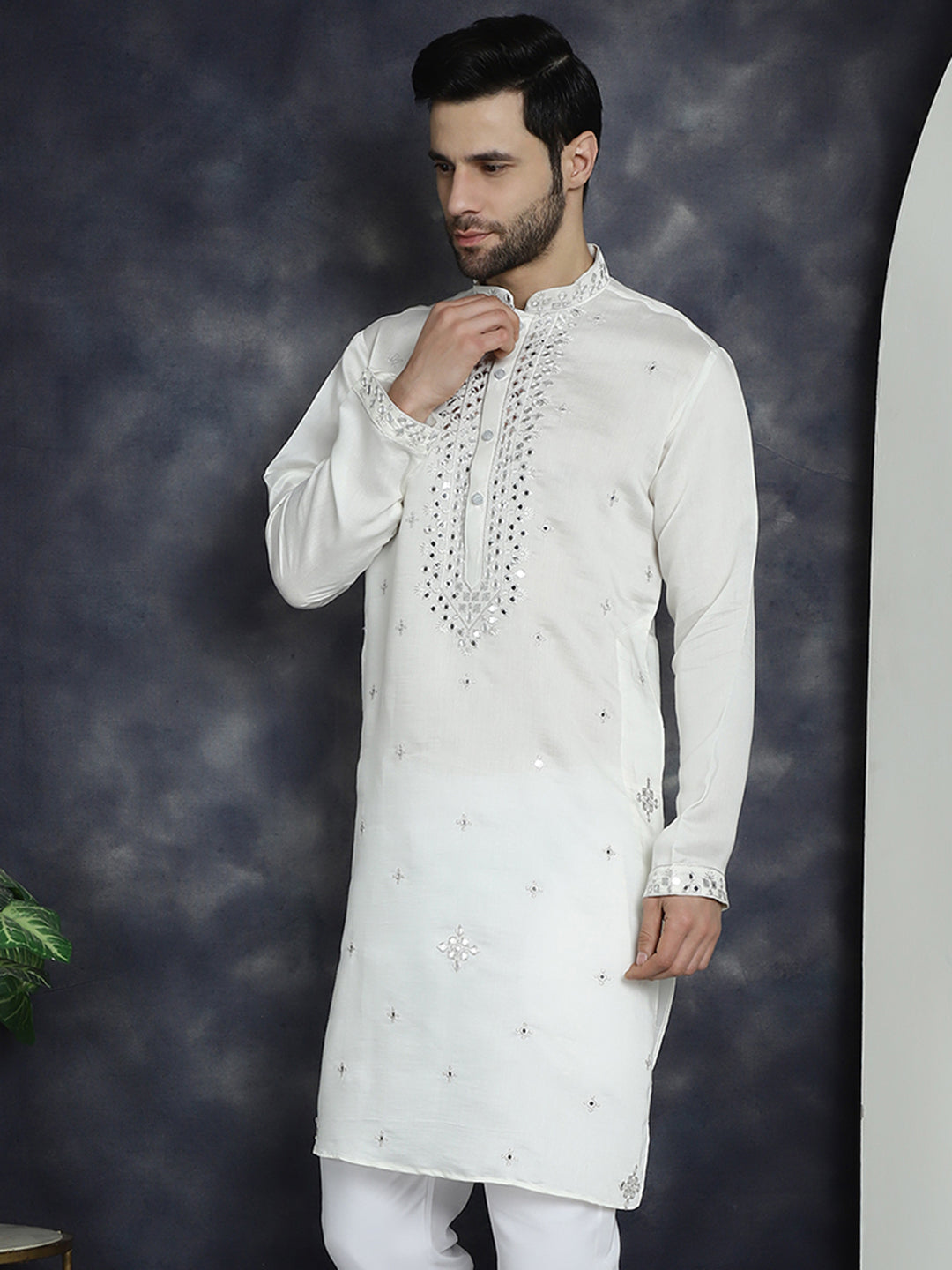 Men's Embroidered Kurtas - Taantav