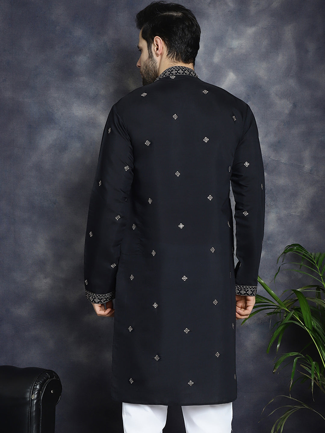 Men's Sequins Embroidered Kurtas - Taantav