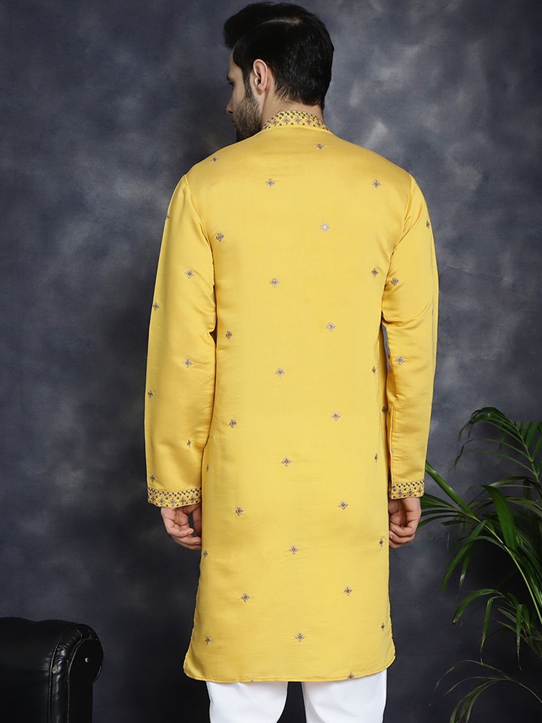 Men's Sequins Embroidered Kurtas - Taantav