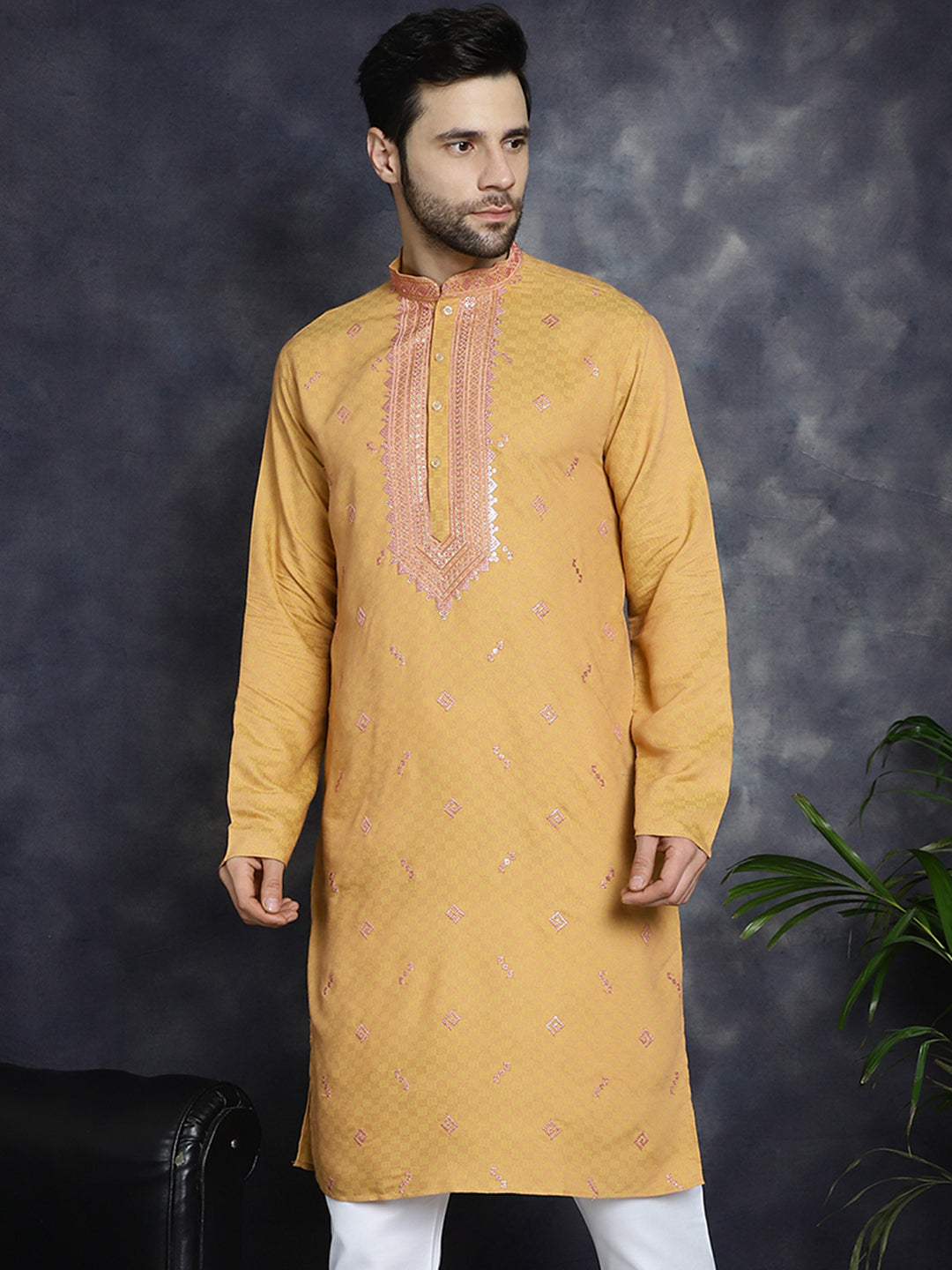 Men's Sequins Embroidered Kurtas - Taantav