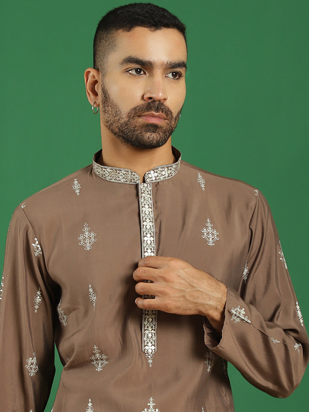 Men's Embroidered Kurtas - Taantav