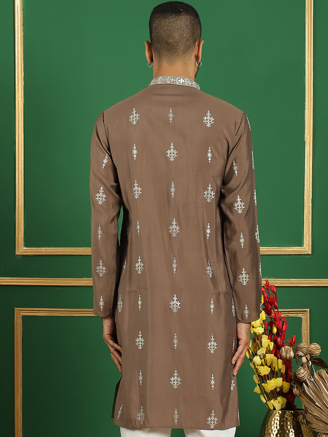 Men's Embroidered Kurtas - Taantav