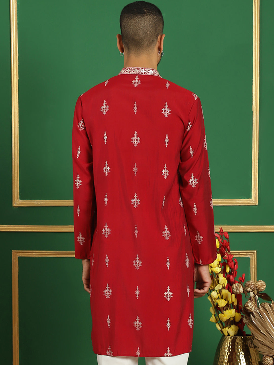 Men's Embroidered Kurtas - Taantav