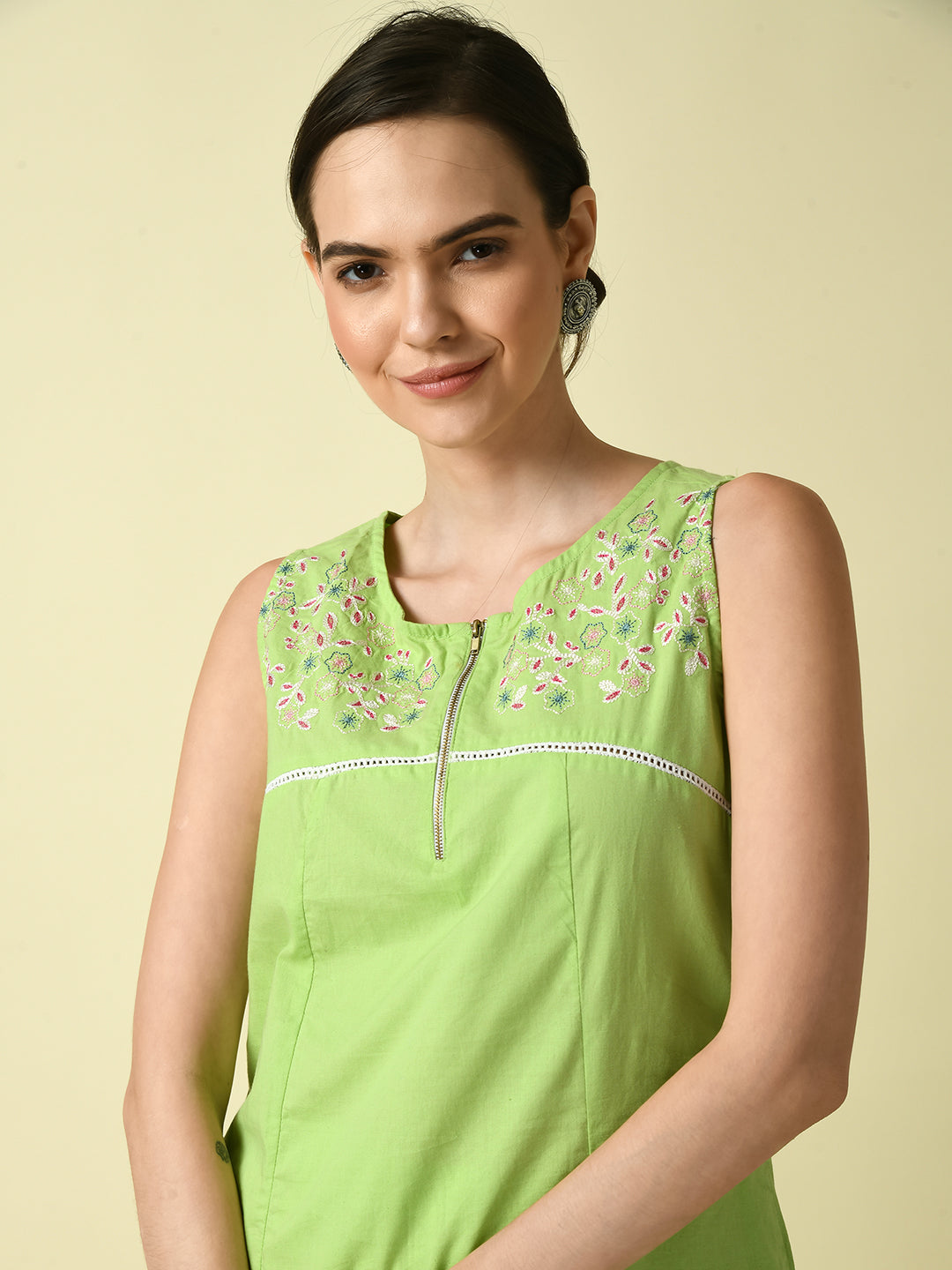Women's Green Embroidered Kurta With Palazzo - Myshka