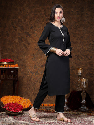 Color_Black
