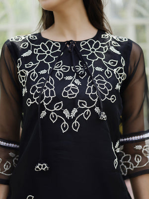 Color_Black