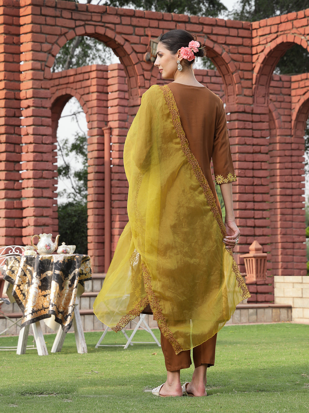 Color_Brown