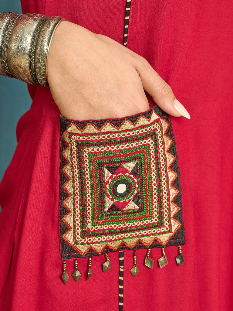 Women's Maroon Solid Rayon Straight Kurta Palazzo Dupatta Set