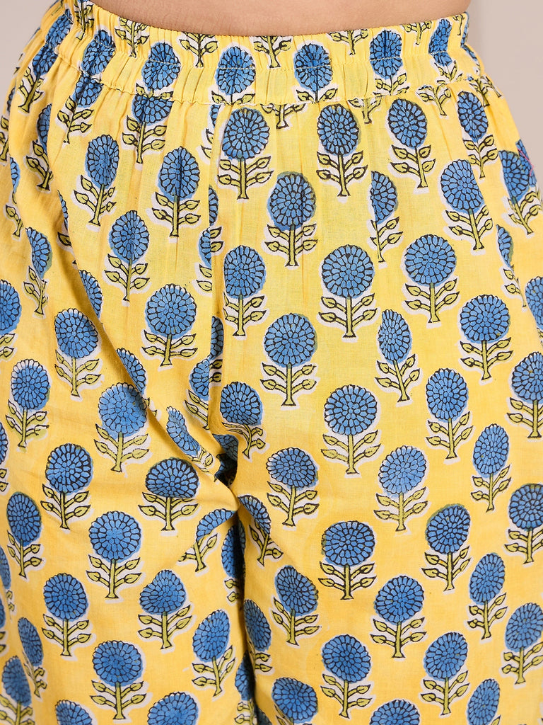 Girls Ethnic Motifs Printed Empire Gotta Patti Cotton Kurta With Trousers & With Dupatta