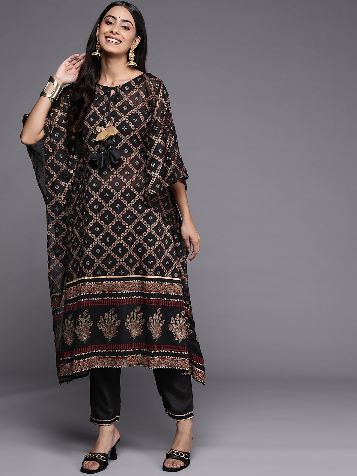 Women's Black Cotton Blend Kurta Set - Taantav