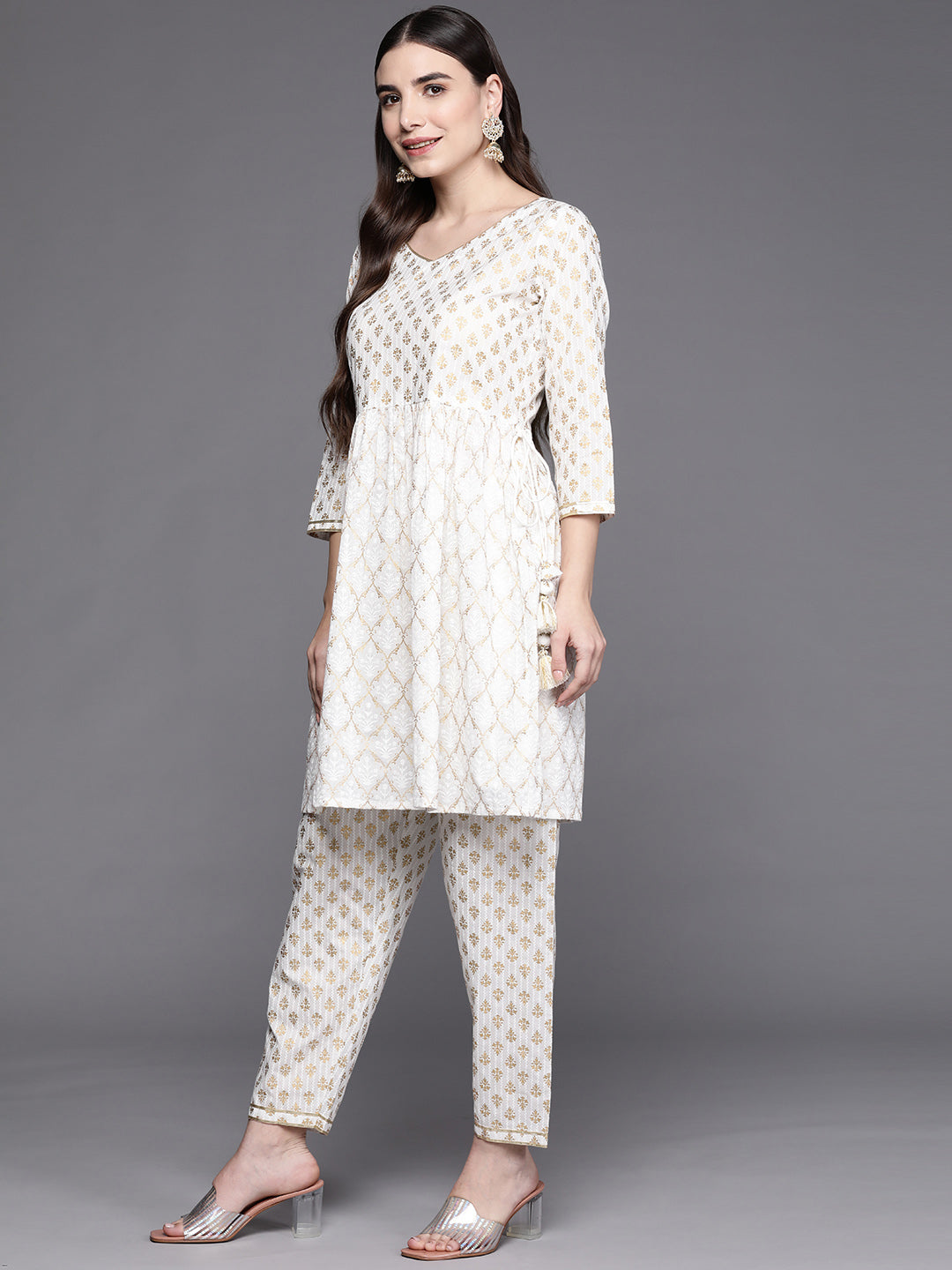 Women's Off White Cotton Blend Kurta Set - Taantav