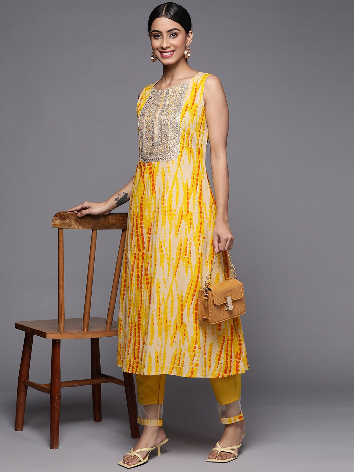 Women's Yellow Cotton Blend Kurta Set - Taantav