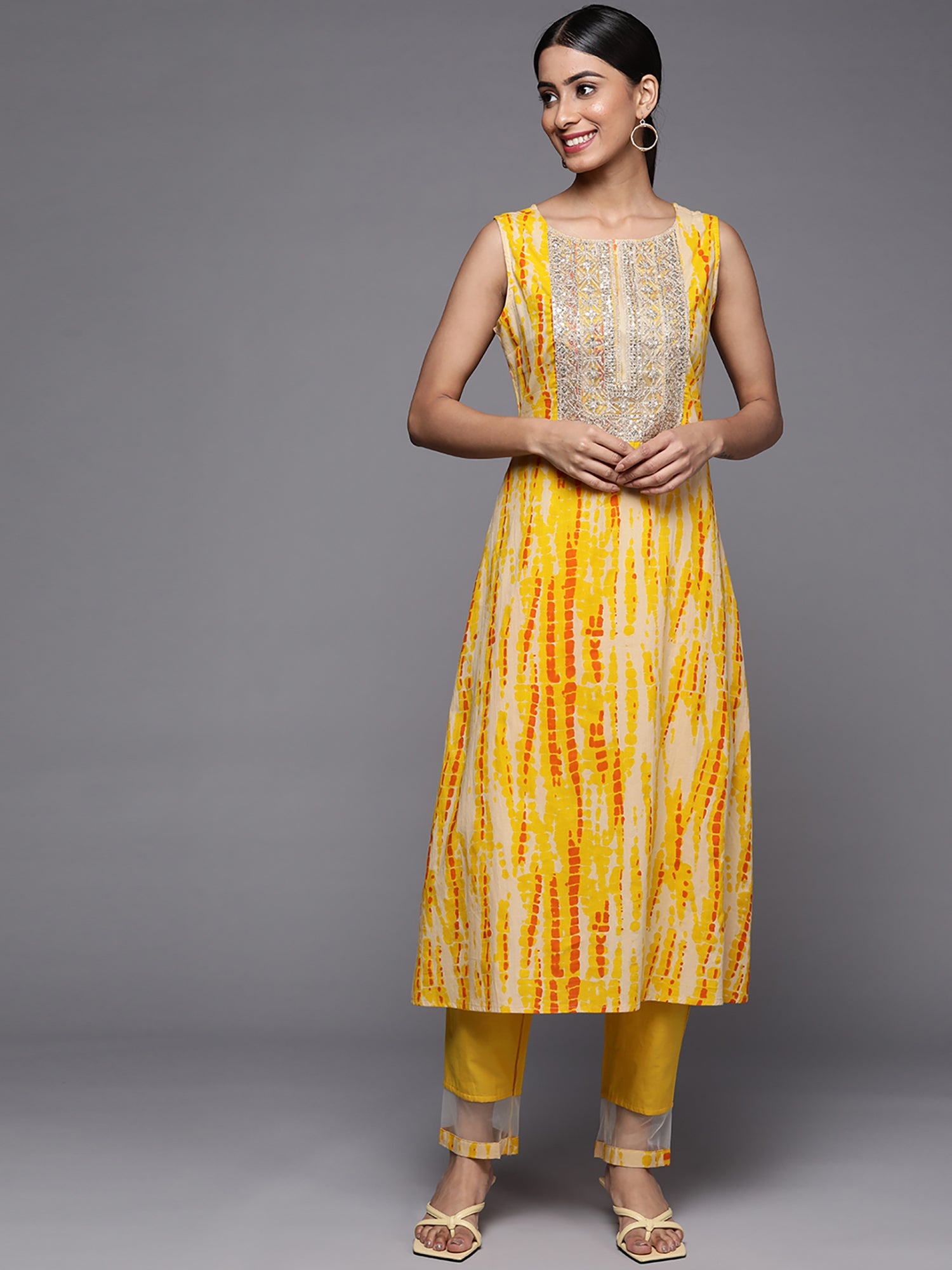 Women's Yellow Cotton Blend Kurta Set - Taantav