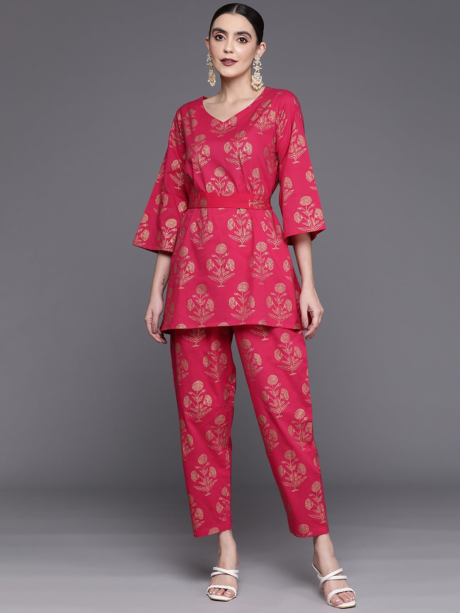 Women's Pink Cotton Blend Kurta Set - Taantav