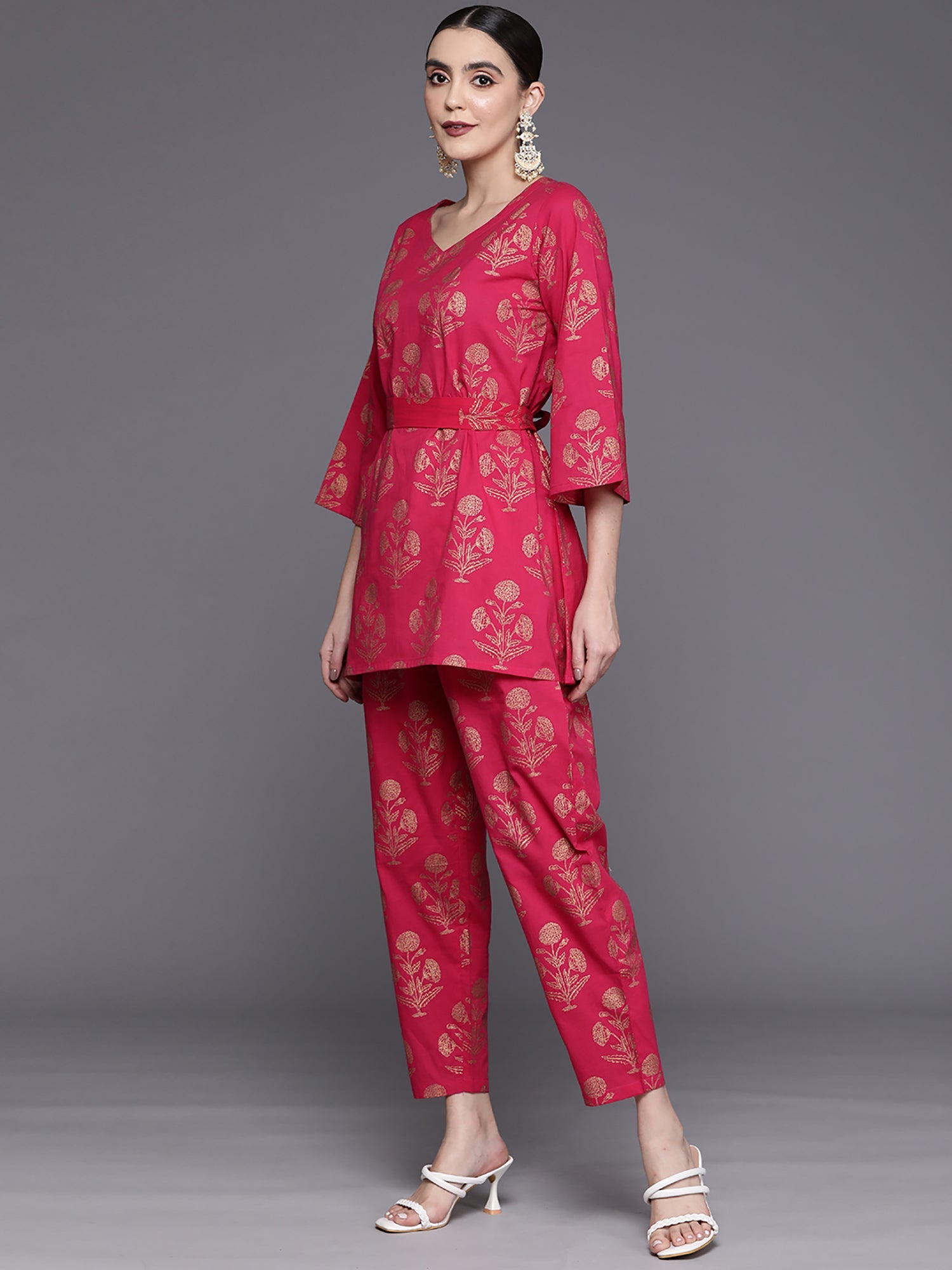 Women's Pink Cotton Blend Kurta Set - Taantav