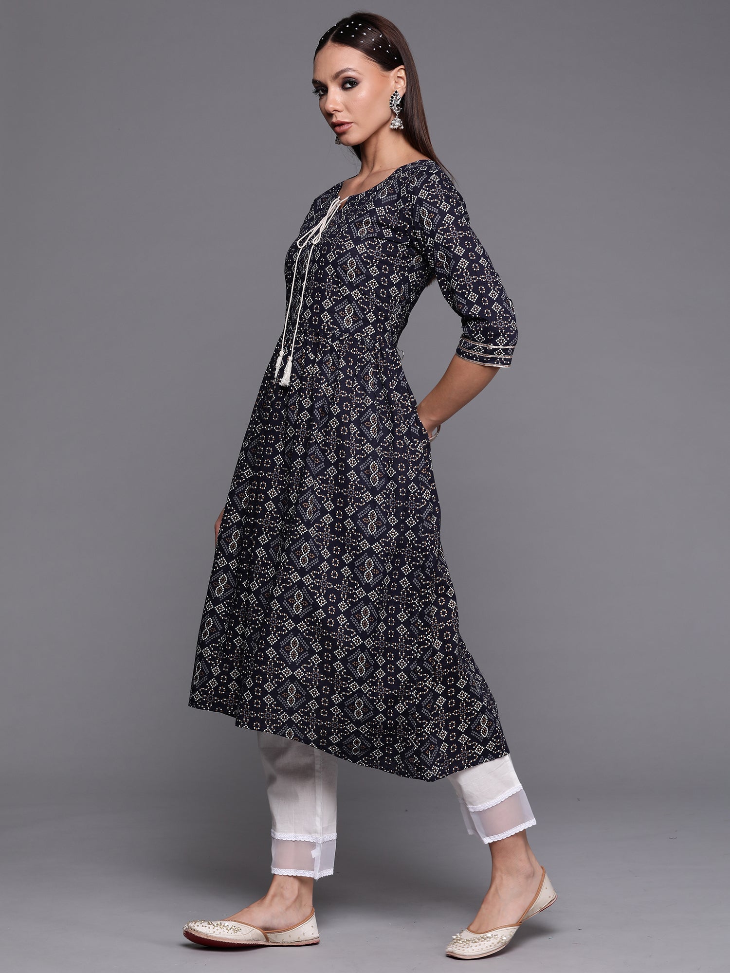 Women's Navy Blue Cotton Kurta - Taantav