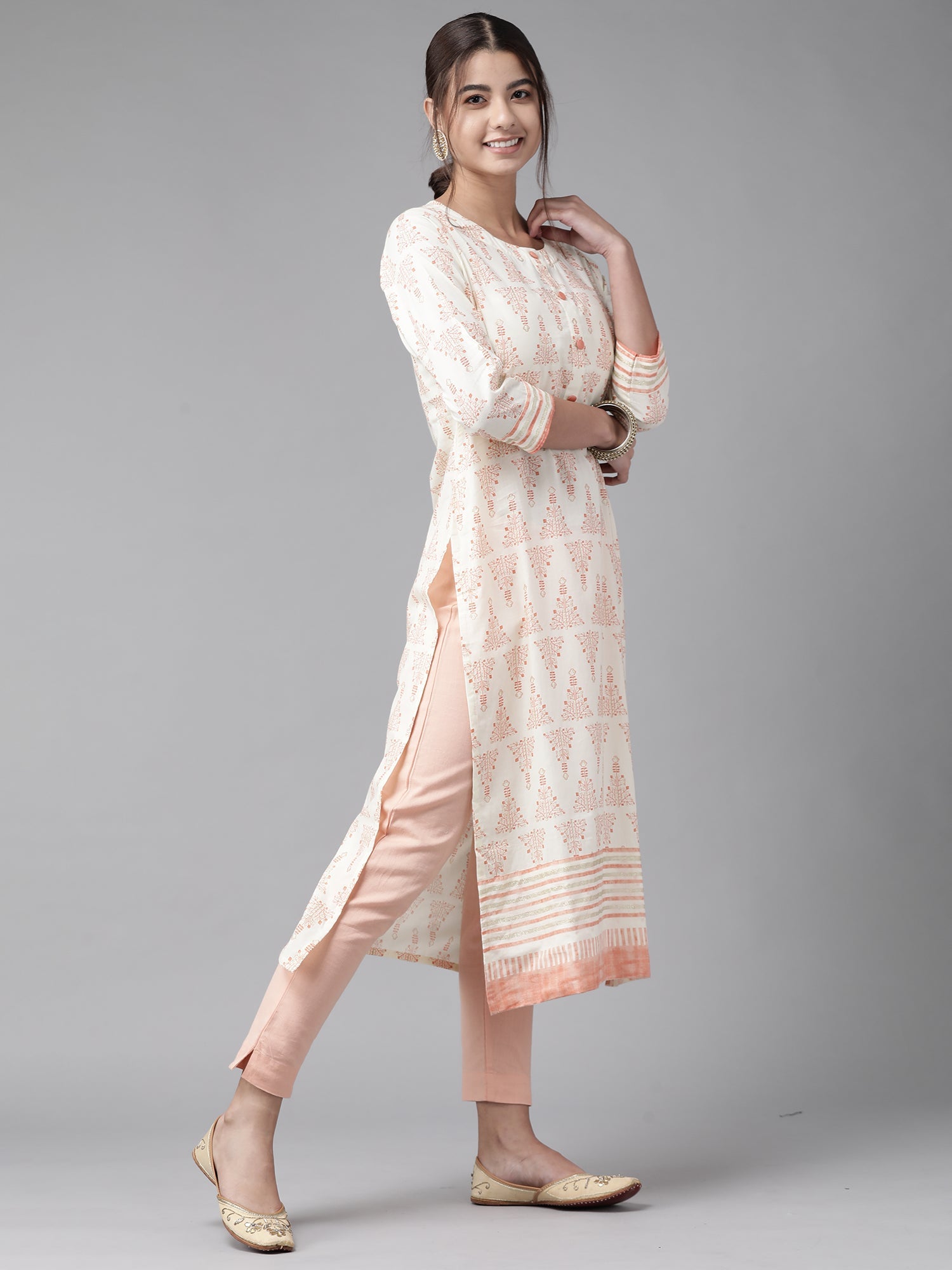 Women's White Cotton Kurta - Taantav