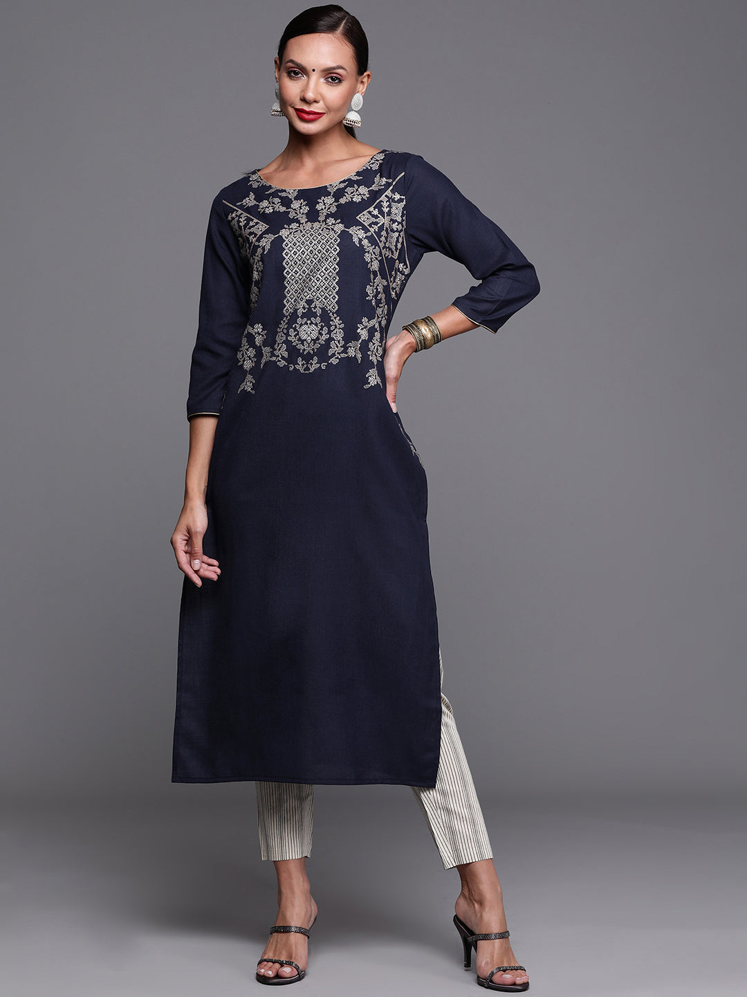 Women's Navy Blue Cotton Kurta - Taantav