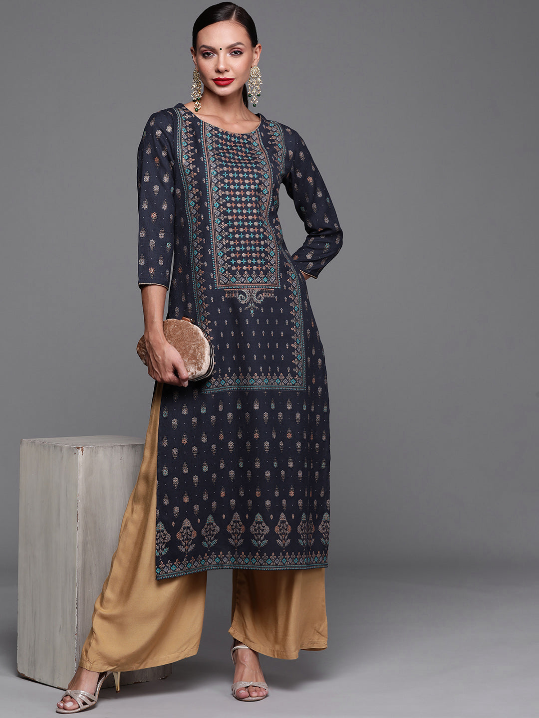 Women's Navy Blue Cotton Kurta - Taantav