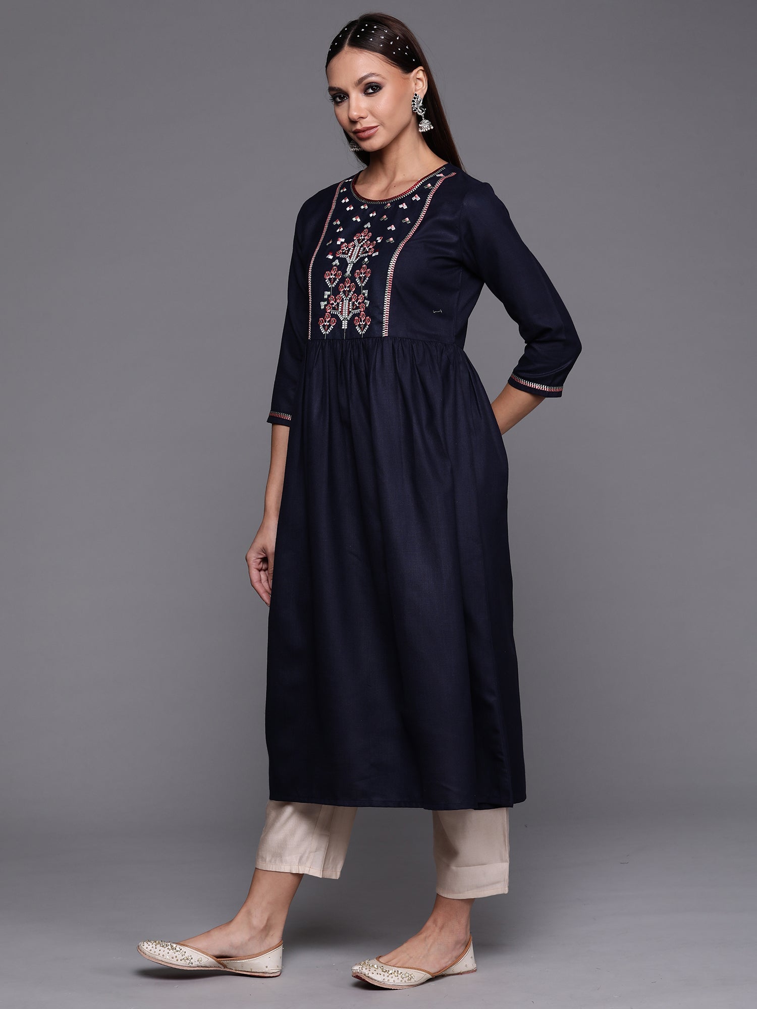 Women's Navy Blue Cotton Kurta - Taantav