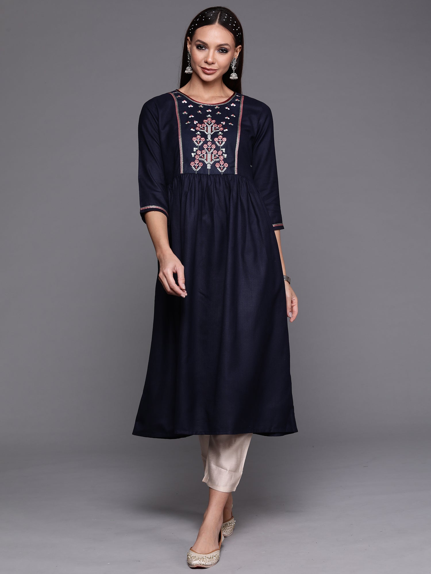 Women's Navy Blue Cotton Kurta - Taantav