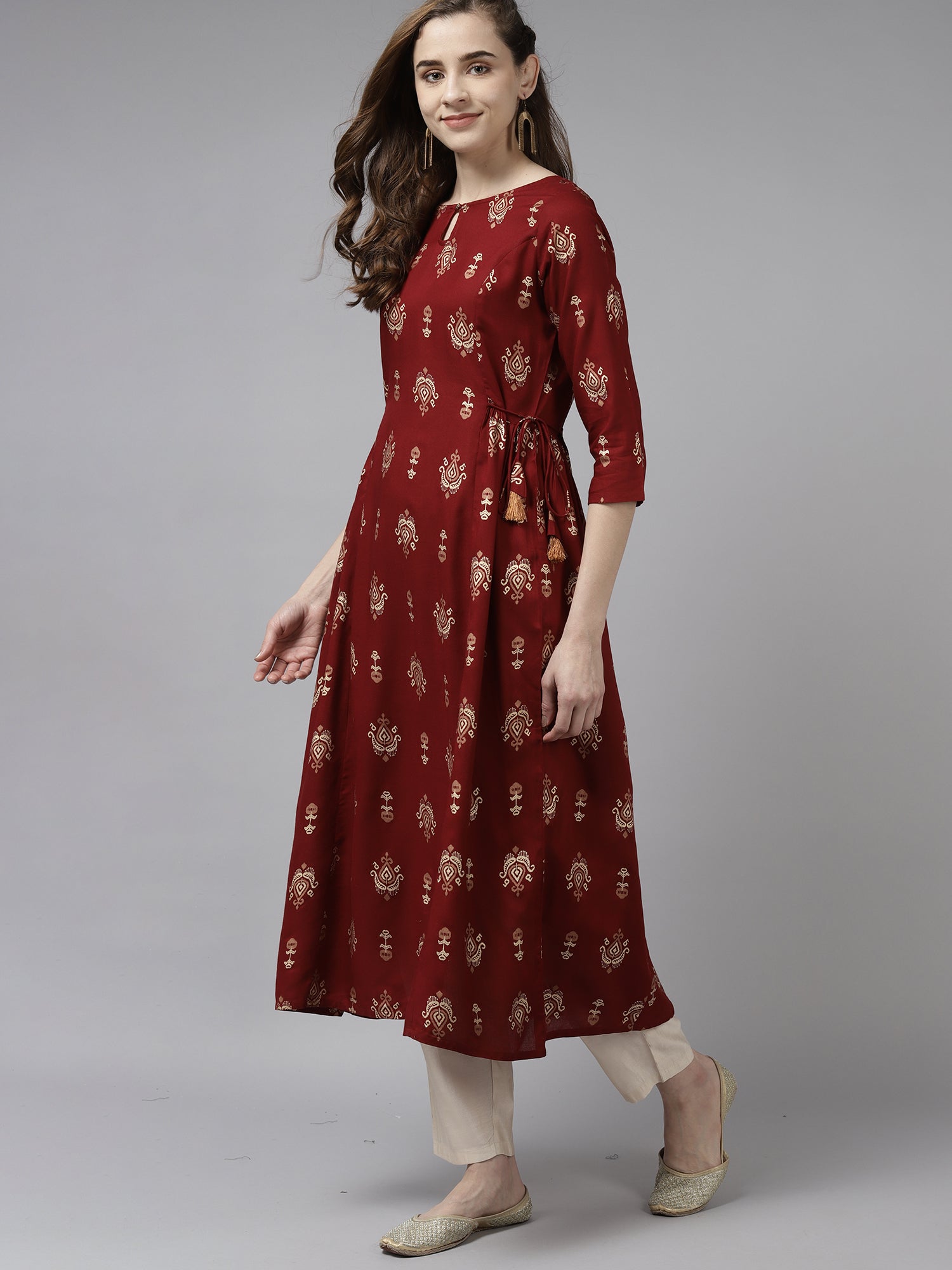 Women's Maroon Viscose Rayon Kurta - Taantav