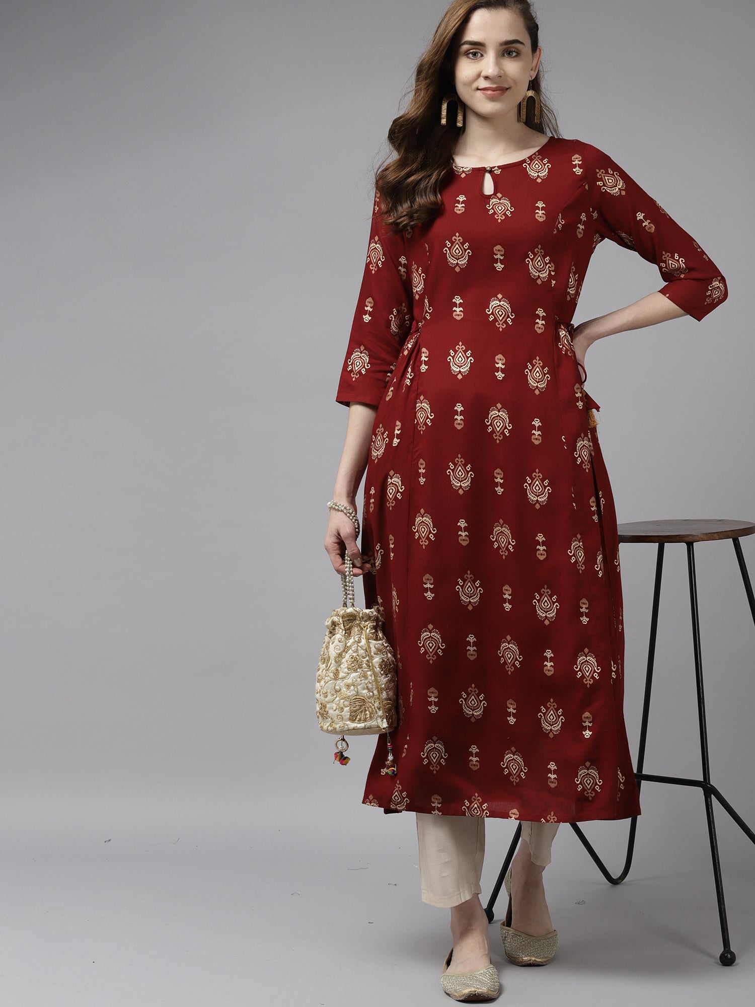 Women's Maroon Viscose Rayon Kurta - Taantav