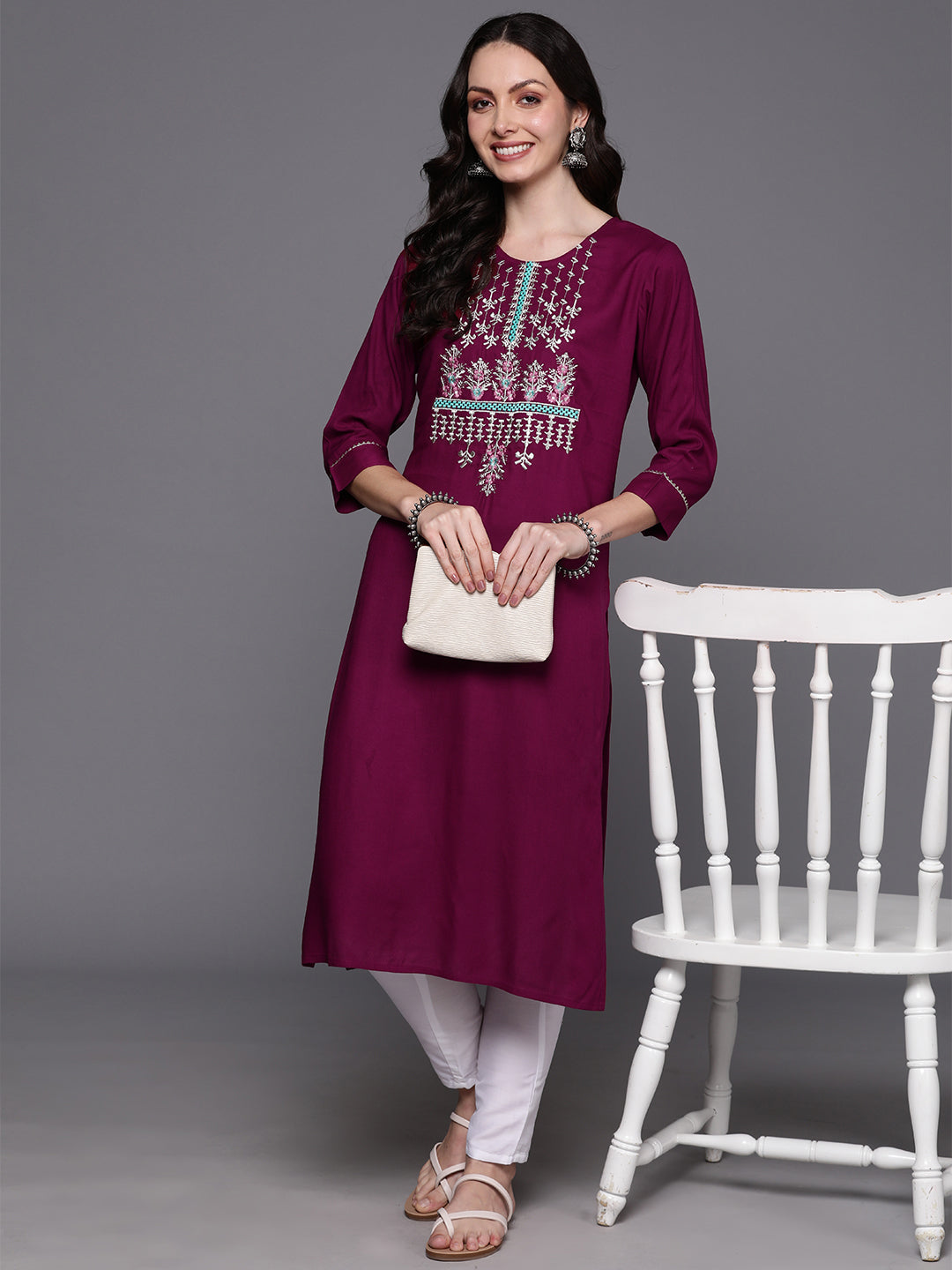 Women's Burgundy Viscose Rayon Kurta - Taantav