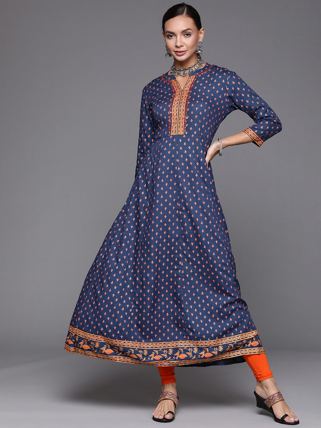 Women's Blue Viscose Rayon Kurta - Taantav