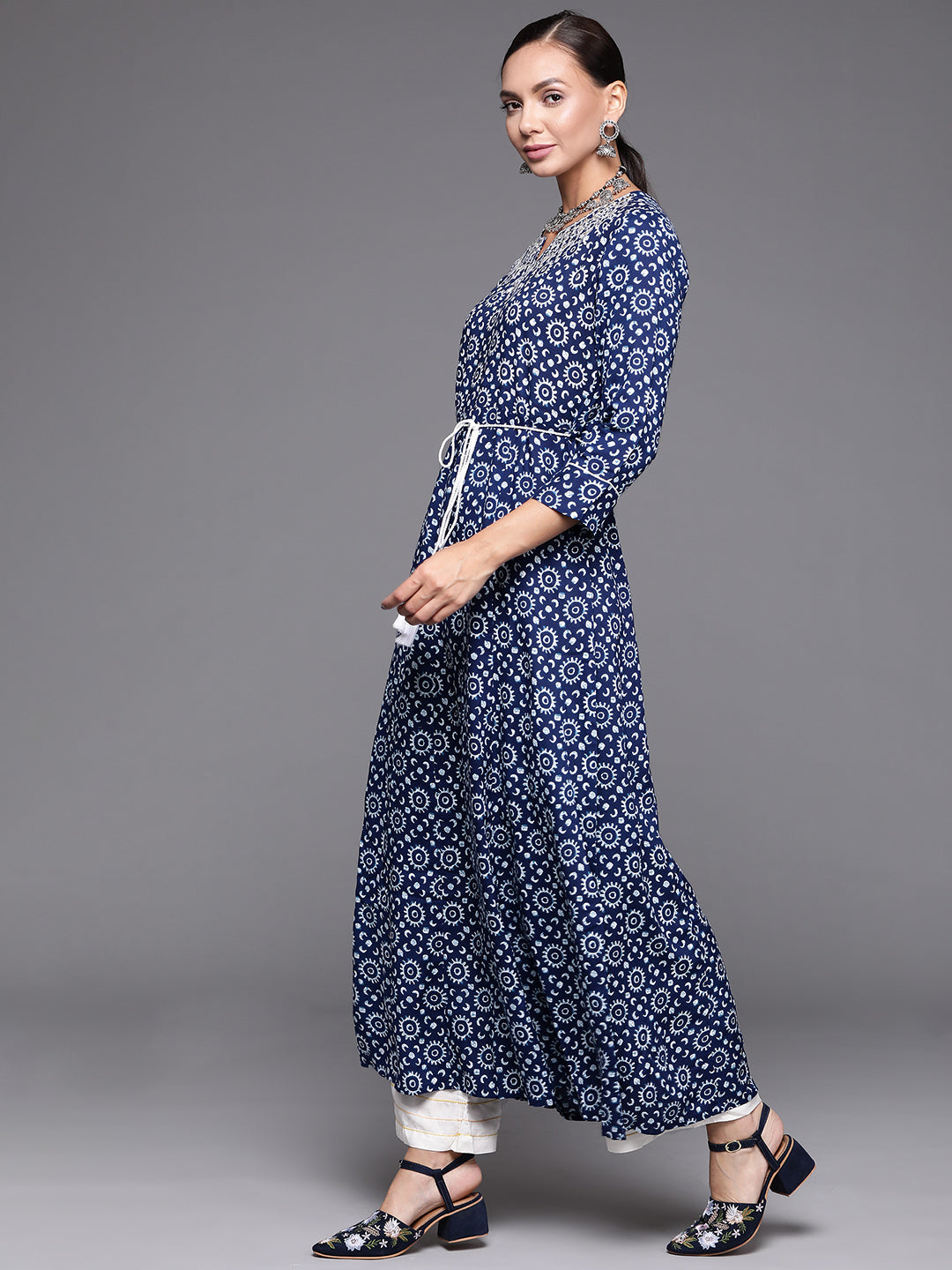 Women's Navy Blue Viscose Rayon Kurta - Taantav